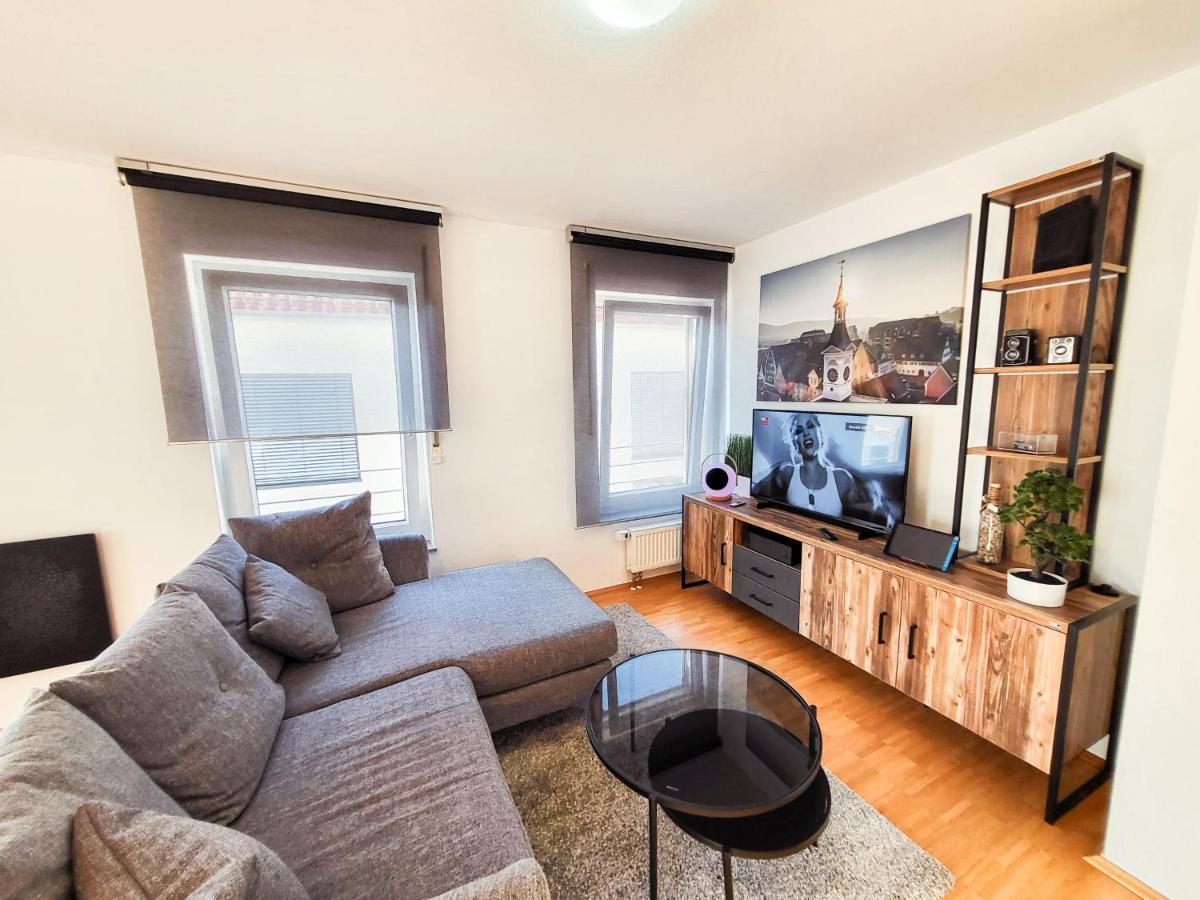 Zentrale Ferienwohnung In Aalen City Mit 4-Sternen Exterior foto
