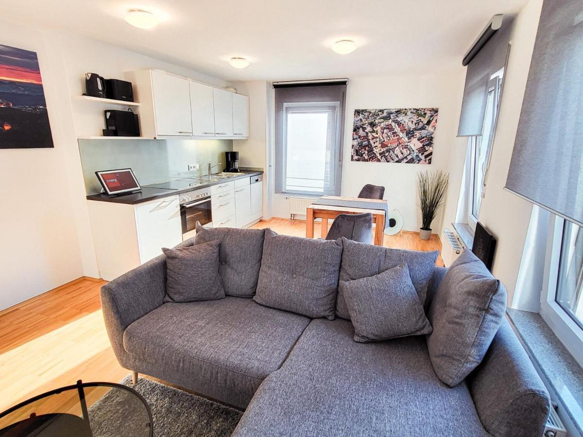 Zentrale Ferienwohnung In Aalen City Mit 4-Sternen Exterior foto
