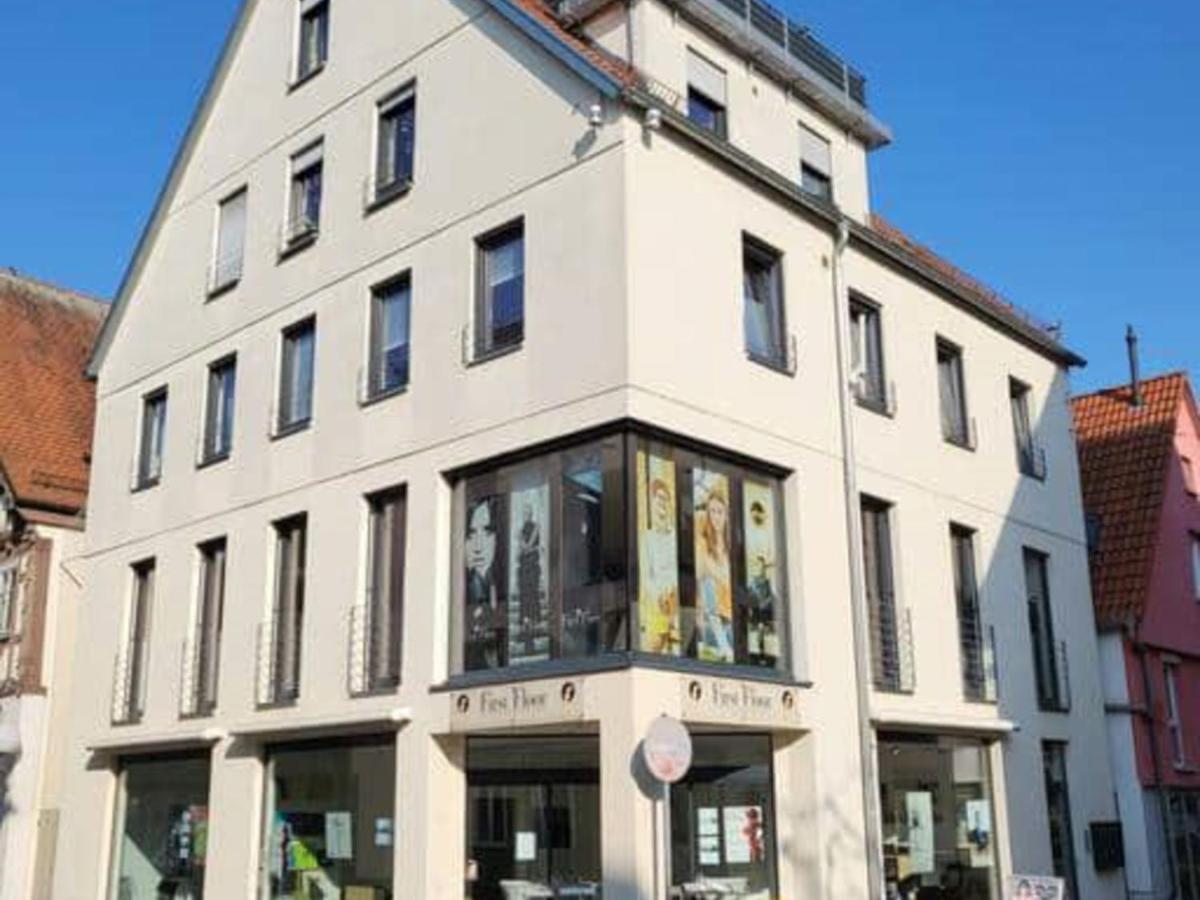 Zentrale Ferienwohnung In Aalen City Mit 4-Sternen Exterior foto