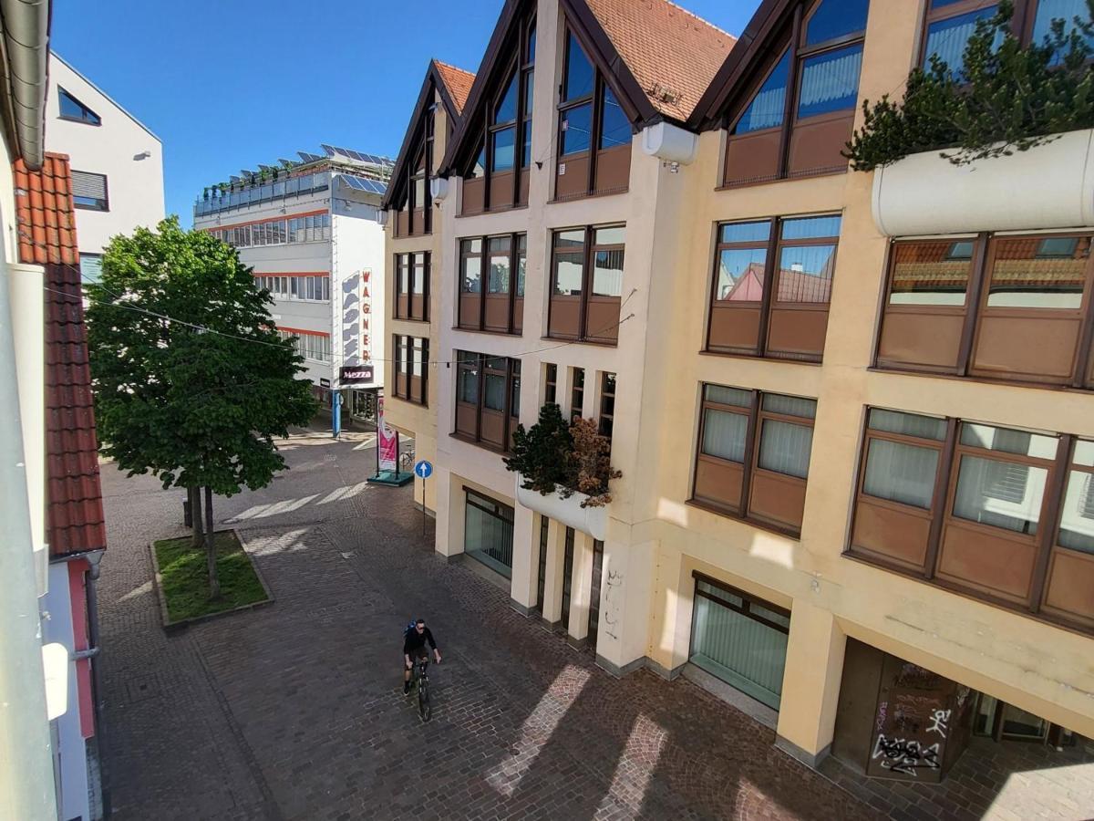 Zentrale Ferienwohnung In Aalen City Mit 4-Sternen Exterior foto